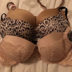 3 Victoria secret bras